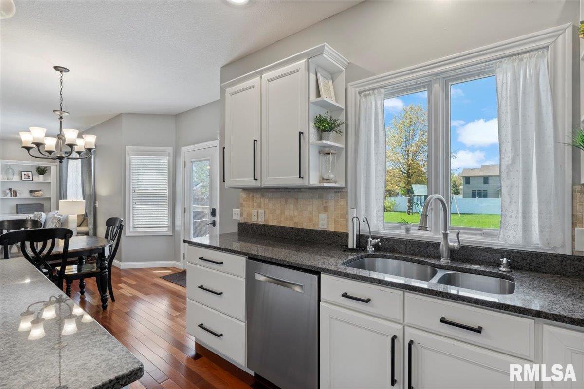 5472 Judge Road Bettendorf, IA 52722 - Photo 17 of 59 Gallery Image 17