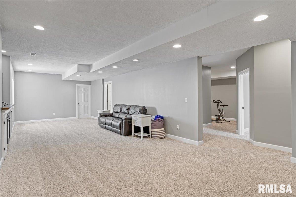 5472 Judge Road Bettendorf, IA 52722 - Photo 43 of 59 Gallery Image 43