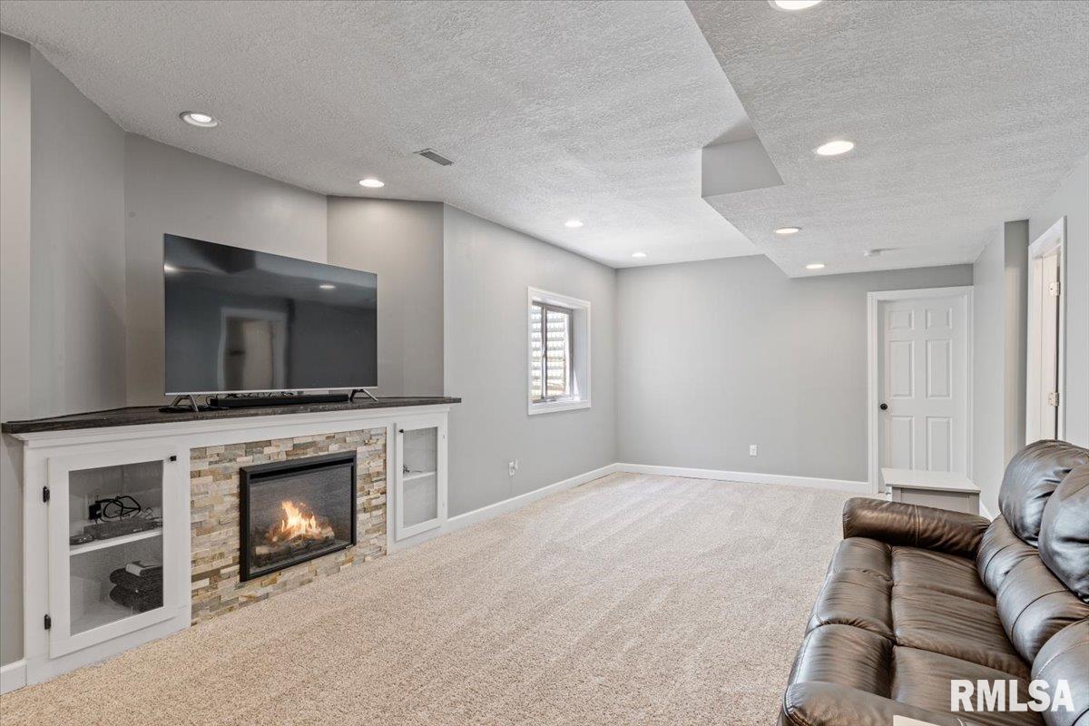 5472 Judge Road Bettendorf, IA 52722 - Photo 44 of 59 Gallery Image 44