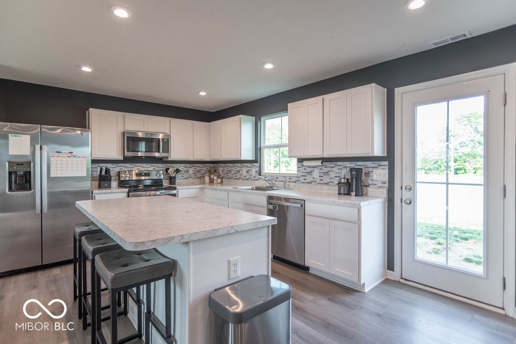 13885 North Rising Sun Circle East Camby, IN 46113 - Photo 7 of 32