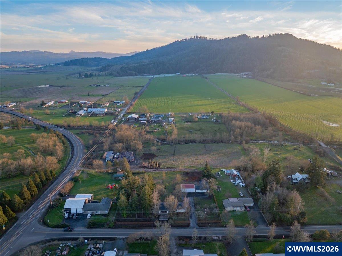 33001 Sandridge Road Lebanon, OR 97355 - Photo 8 of 50