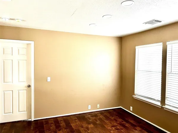 $2,000 | 2711 Feather Green Trail, Fresno, TX 77545