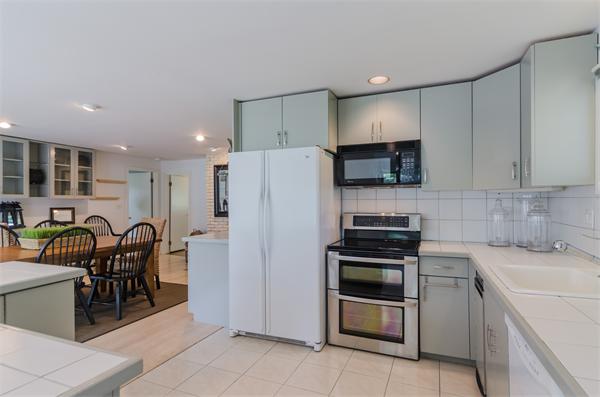 92 Evergreen Road Natick, MA 01760 - Photo 3 of 22