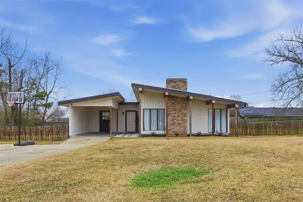 $205,000 | 366 West Borel Drive, Lake Charles, LA 70611
