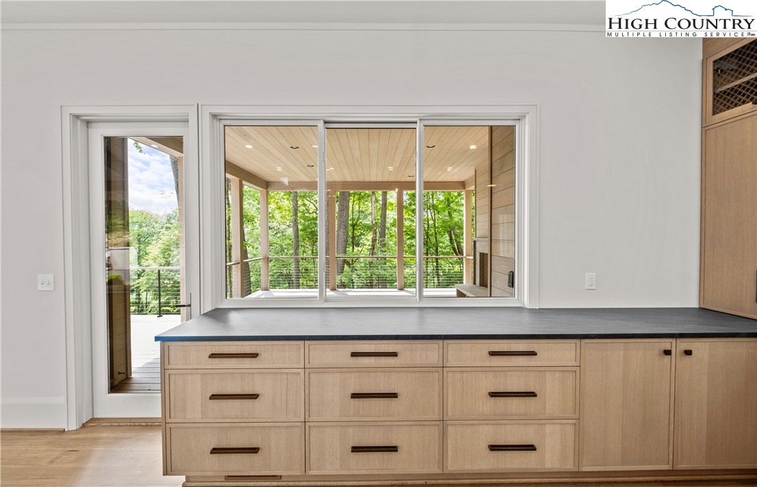 320 Hemlock Drive Linville, NC 28646 - Photo 11 of 44