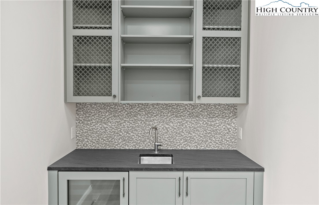 320 Hemlock Drive Linville, NC 28646 - Photo 25 of 44