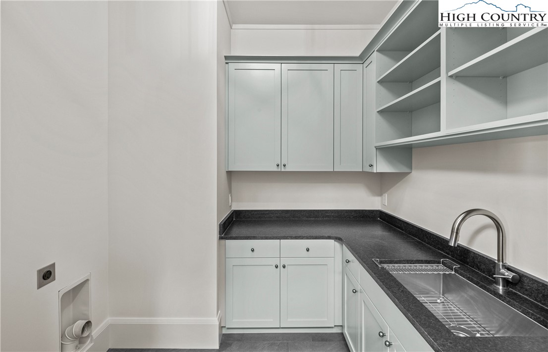 320 Hemlock Drive Linville, NC 28646 - Photo 37 of 44