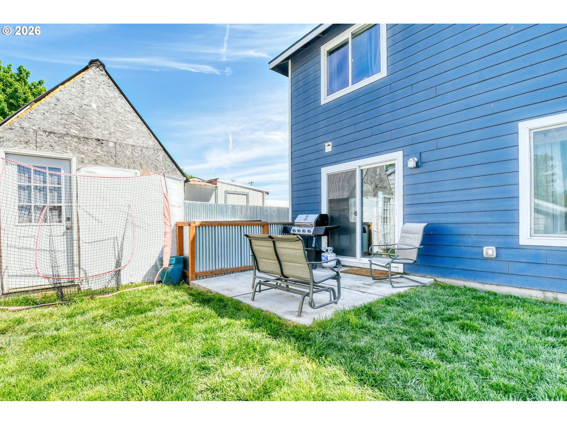 233 East Jefferson Street Athena, OR 97813 - Photo 30 of 36 a house view with a sitting space and garden