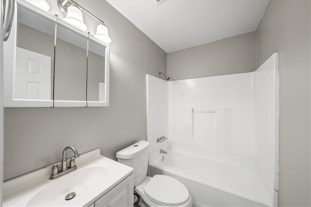 1627 Line Circle Decatur, GA 30032 - Photo 11 of 25