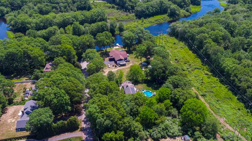 9 Lima Drive Westerly, RI 02891 - Photo 2 of 4