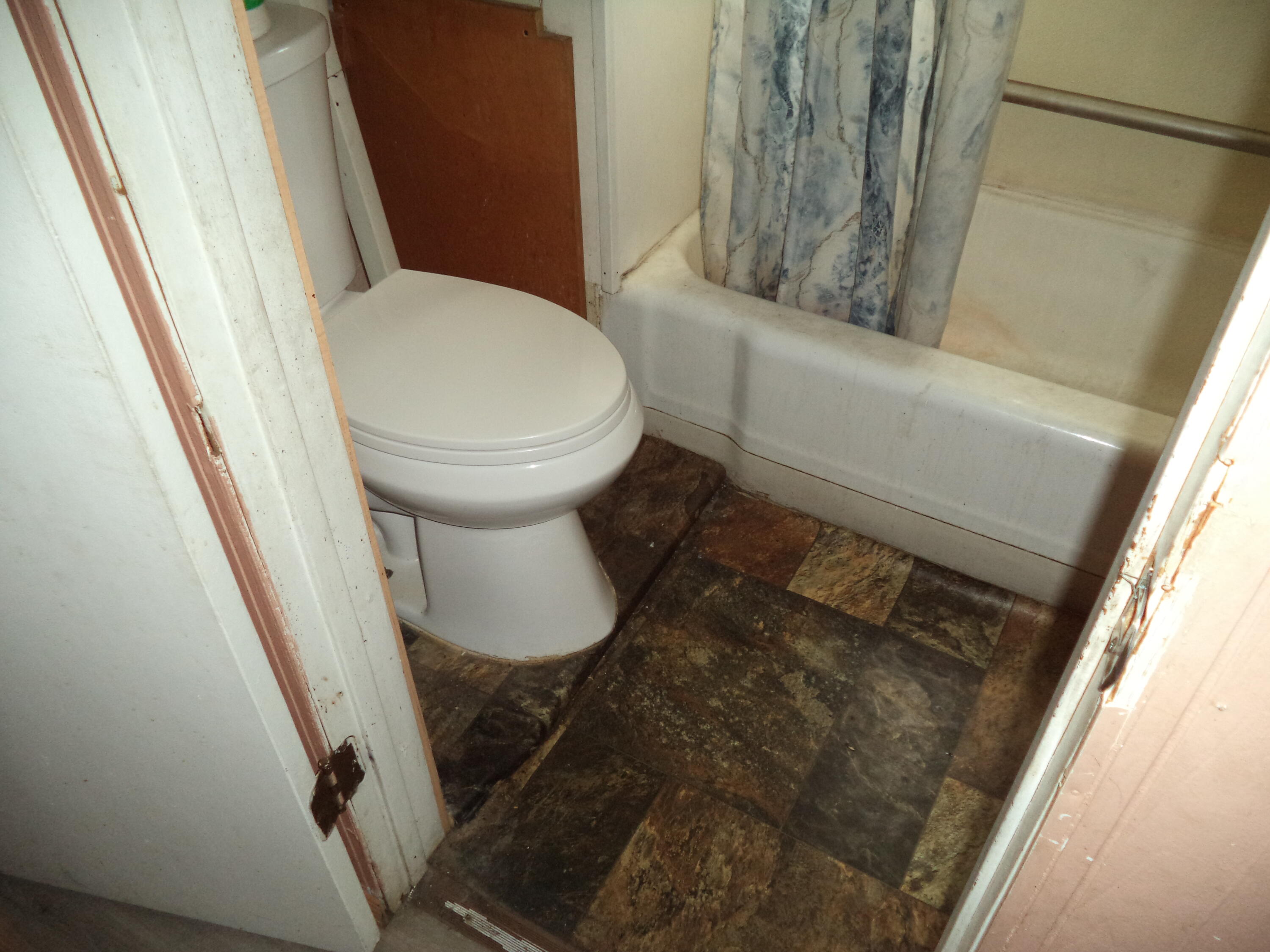 249 Tyler Street Gary, IN 46402 - Photo 9 of 25 3000x2250