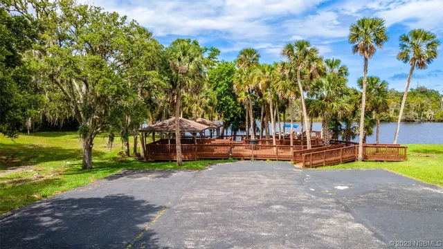 a view of a back yard of the house