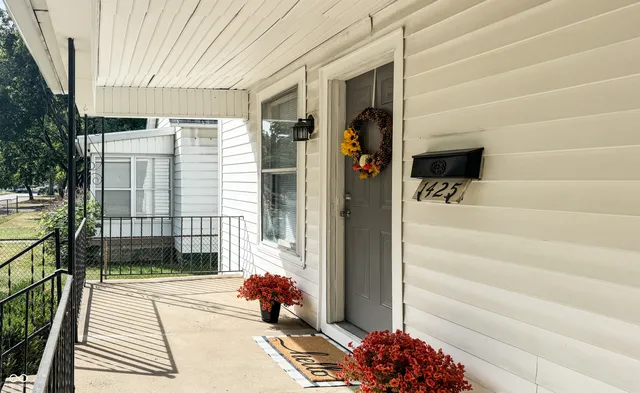 $89,900 | 1425 South 11th Street, Terre Haute, IN 47802