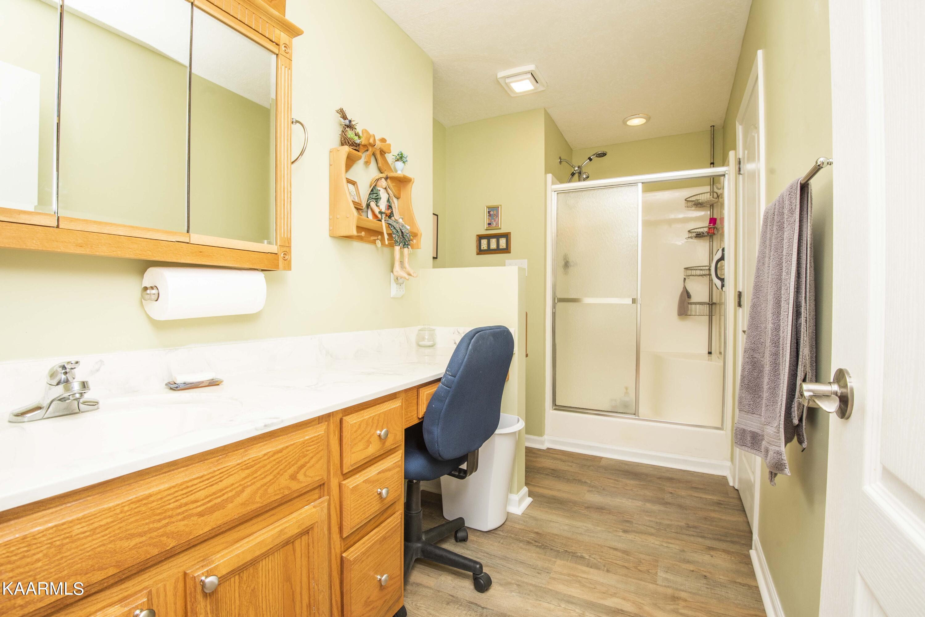 1112 Fox Ridge Drive Powell, TN 37849 - Photo 12 of 36 Master Bath