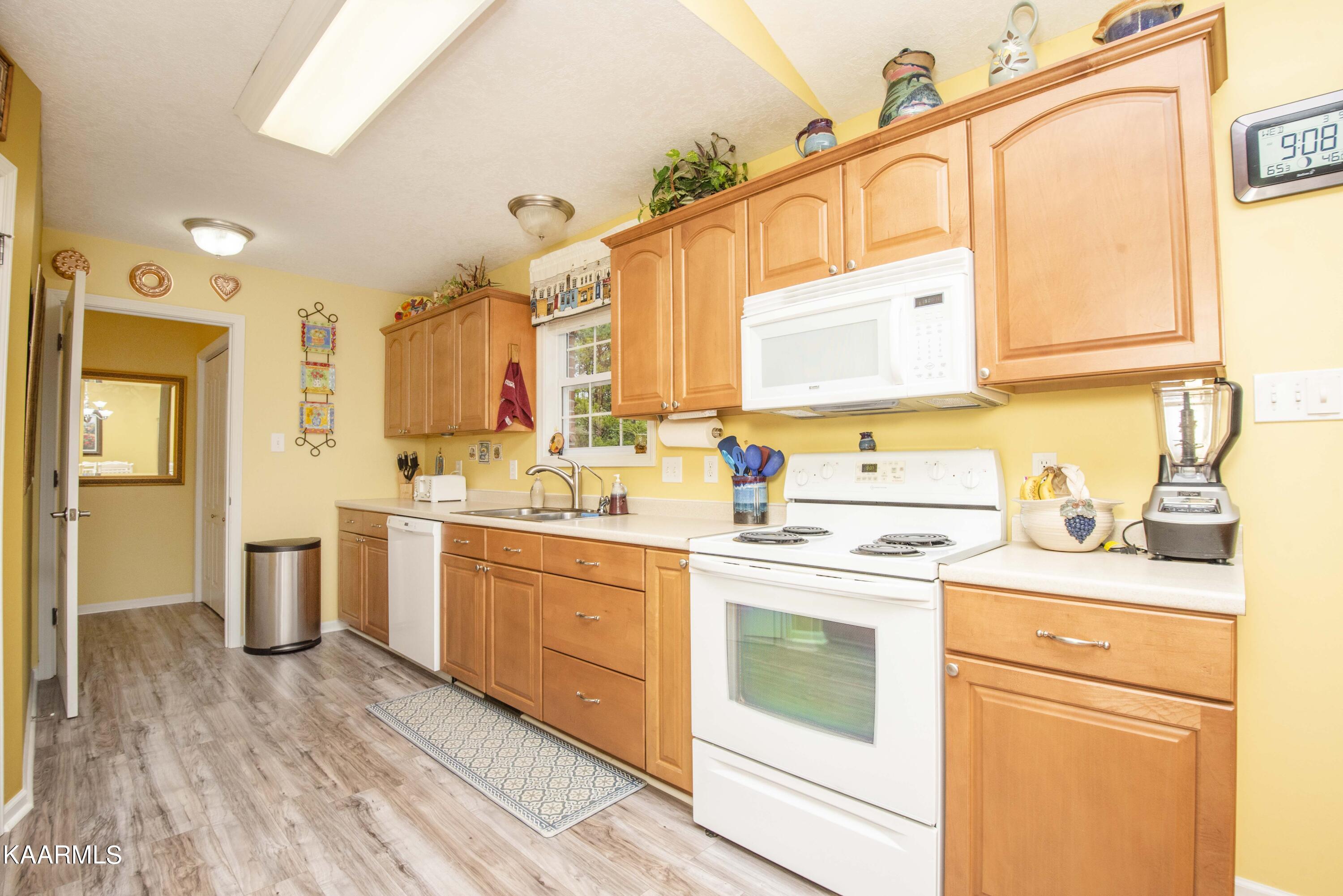 1112 Fox Ridge Drive Powell, TN 37849 - Photo 8 of 36 Kitchen -2