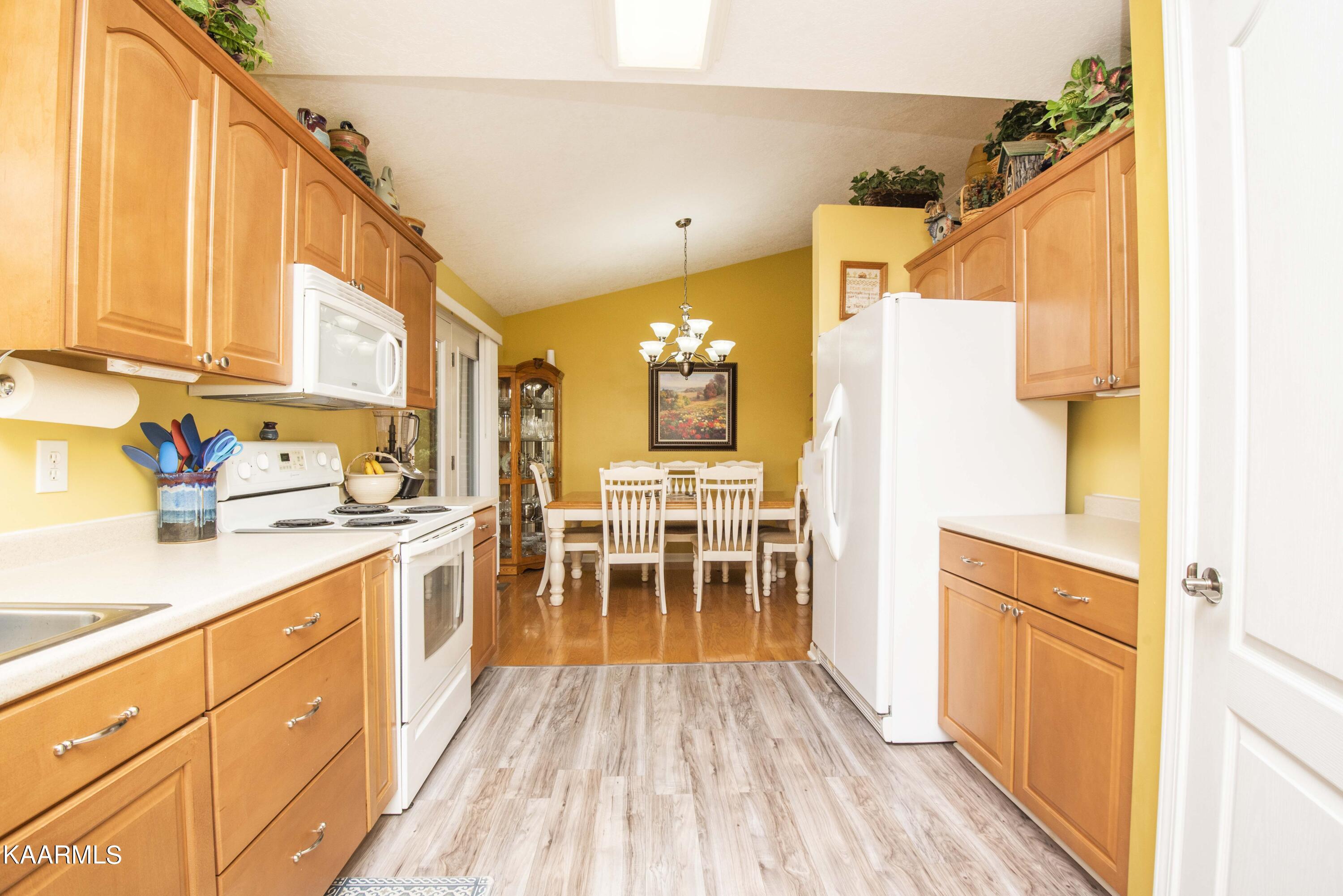 1112 Fox Ridge Drive Powell, TN 37849 - Photo 9 of 36 Kitchen - 3