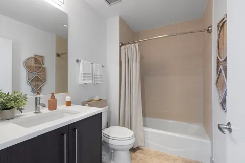 $850,000 | 1201 South Prairie Avenue, Unit 3605, Chicago, IL 60605