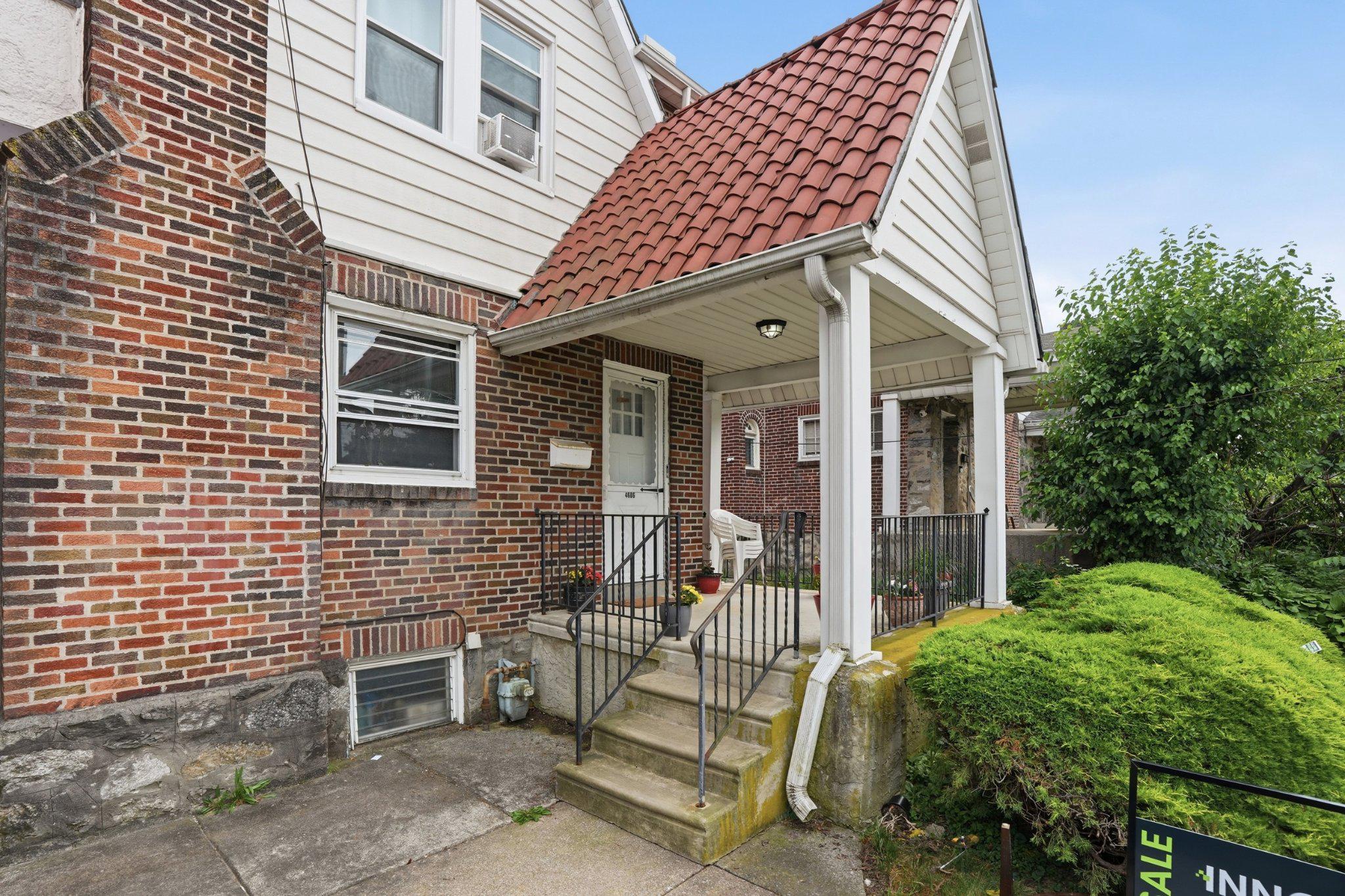 4686 State Road Drexel Hill, PA 19026 - Photo 5 of 21 Front Porch
