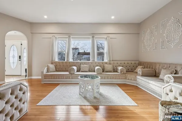 $1,200,000 | 28 George Street, Saddle Brook, NJ 07663