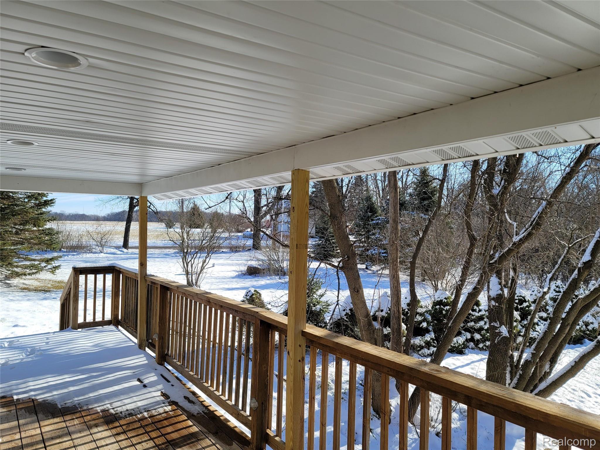 1260 South Elliott Road Fowlerville, MI 48836 - Photo 4 of 51 20211220_115739.jpg