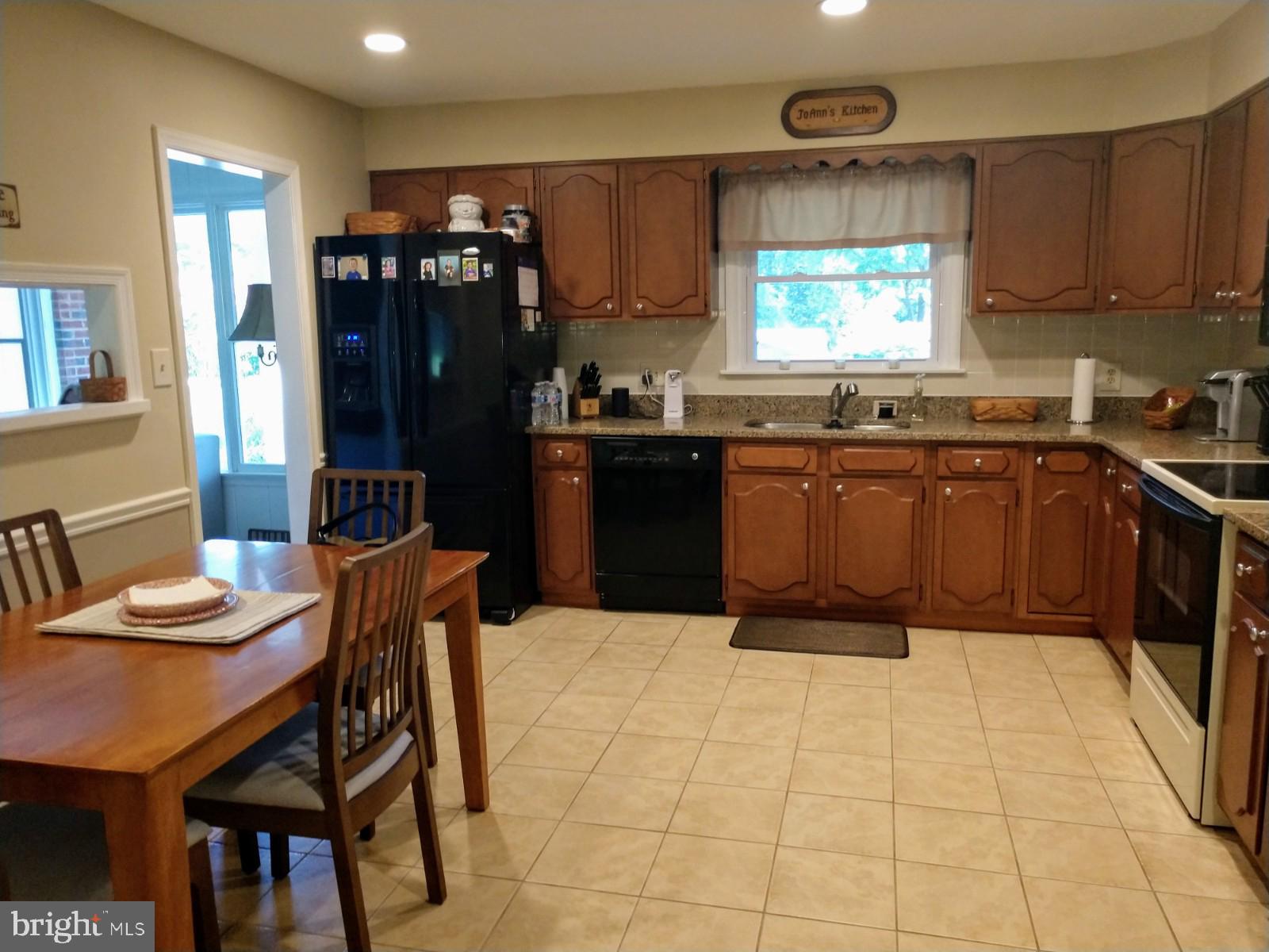18420 Cabin Road Triangle, VA 22172 - Photo 4 of 25 Gallery Image 4