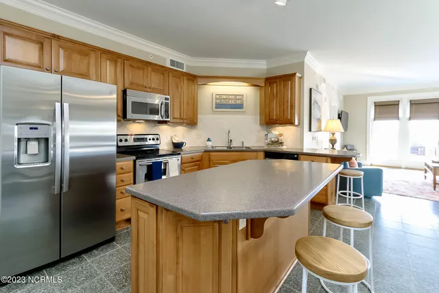 $3,600 | 4425 Arendell Street, Unit 301, Morehead City, NC 28557