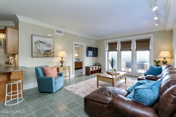 $3,600 | 4425 Arendell Street, Unit 301, Morehead City, NC 28557