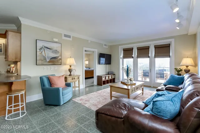 $3,600 | 4425 Arendell Street, Unit 301, Morehead City, NC 28557