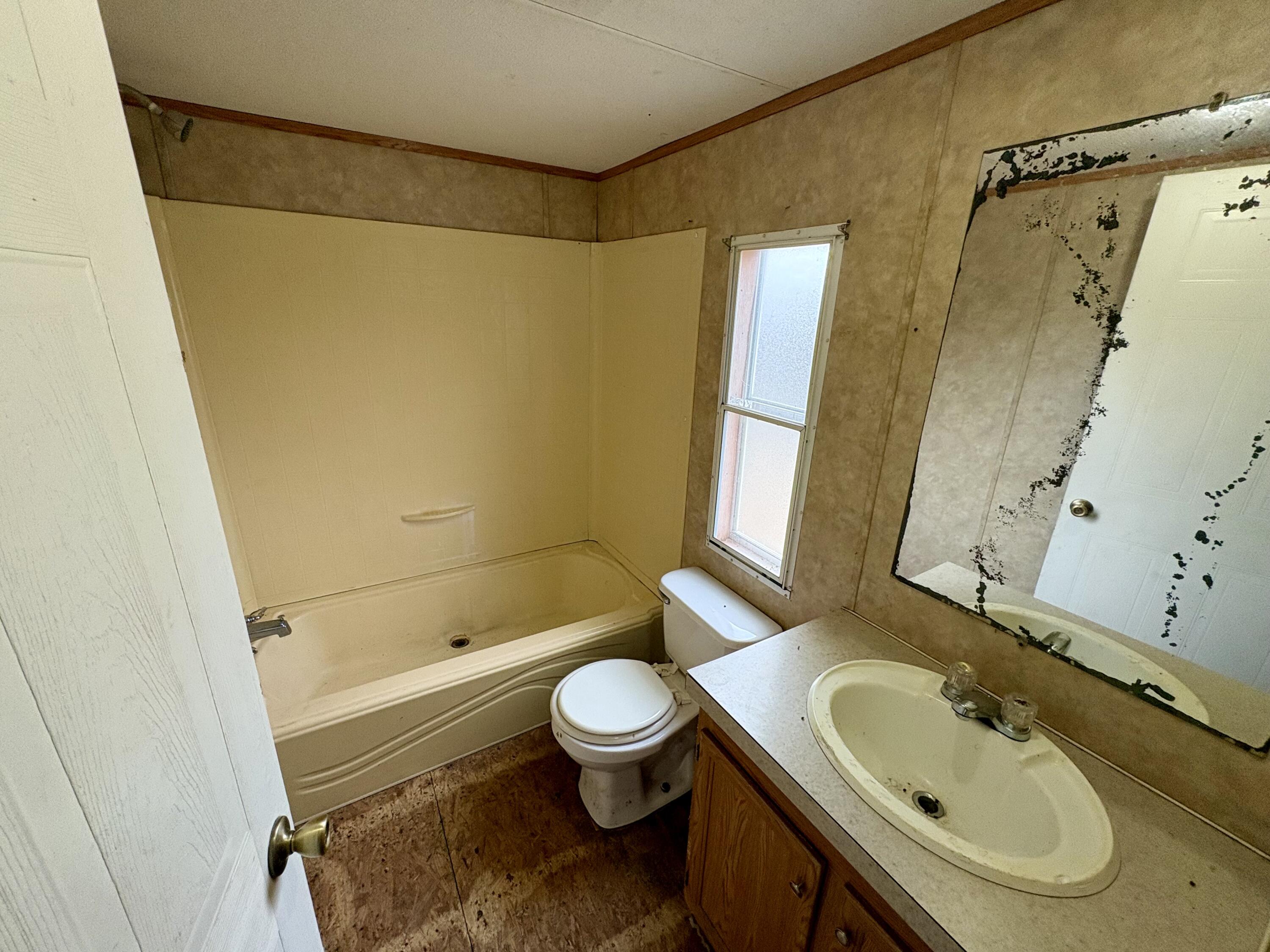 1127 Sussex Road Dayton, TN 37321 - Photo 14 of 14 1127 - Bathroom 2