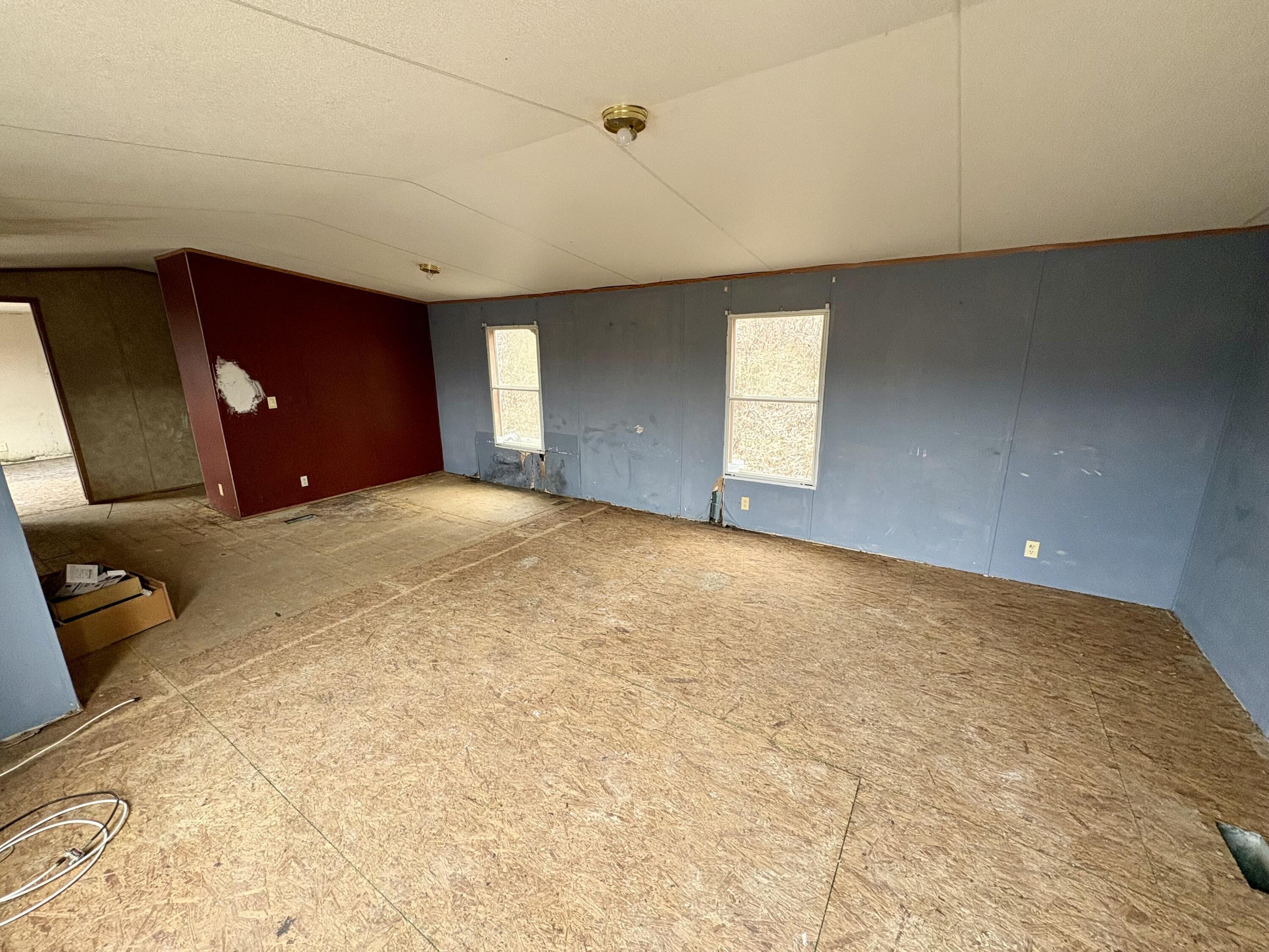 1127 Sussex Road Dayton, TN 37321 - Photo 6 of 14 1127 - Living Room
