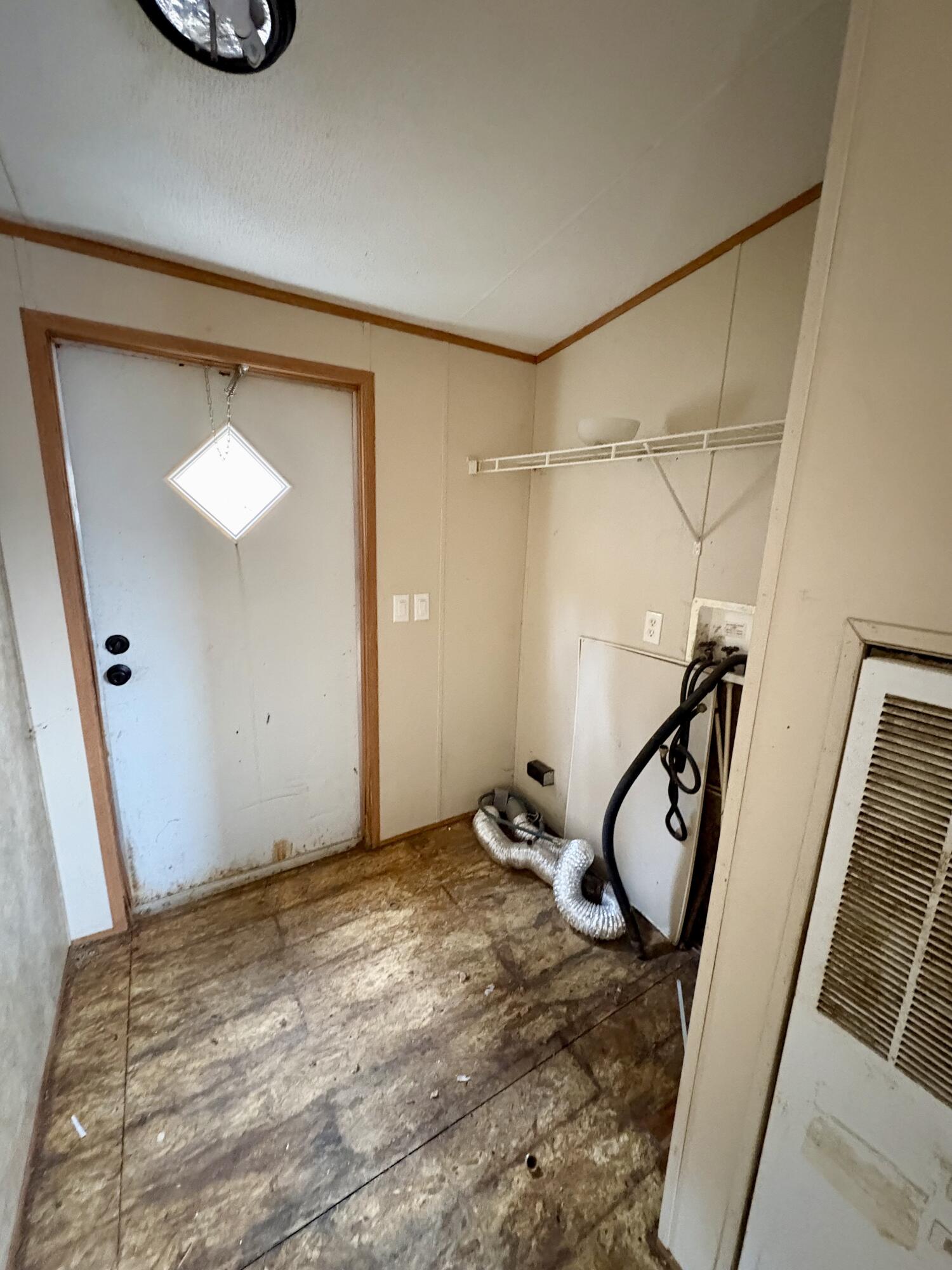 1127 Sussex Road Dayton, TN 37321 - Photo 8 of 14 1127 - Laundry