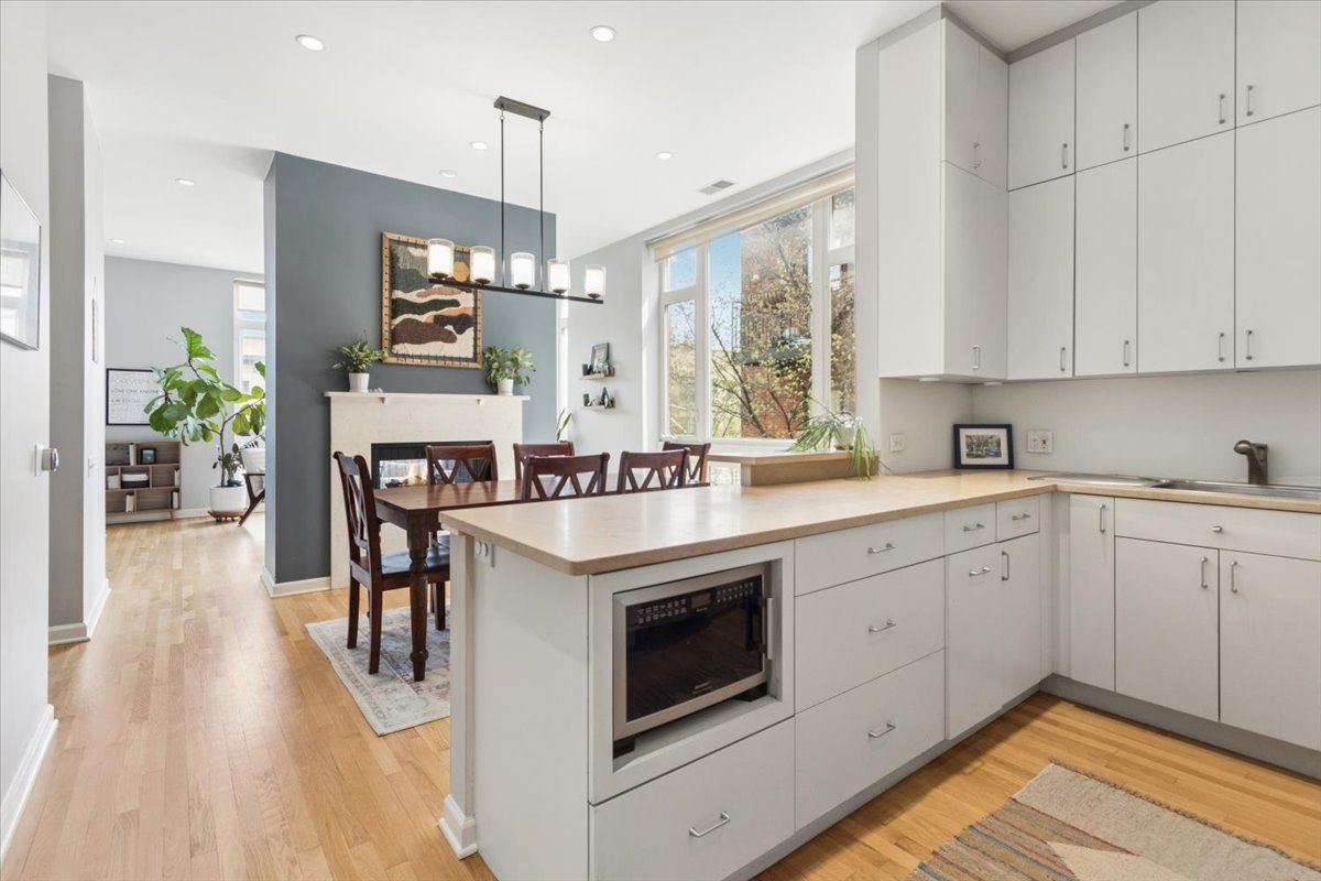 4150 North Sheridan Road, Unit 3S Chicago, IL 60613 - Photo 12 of 20