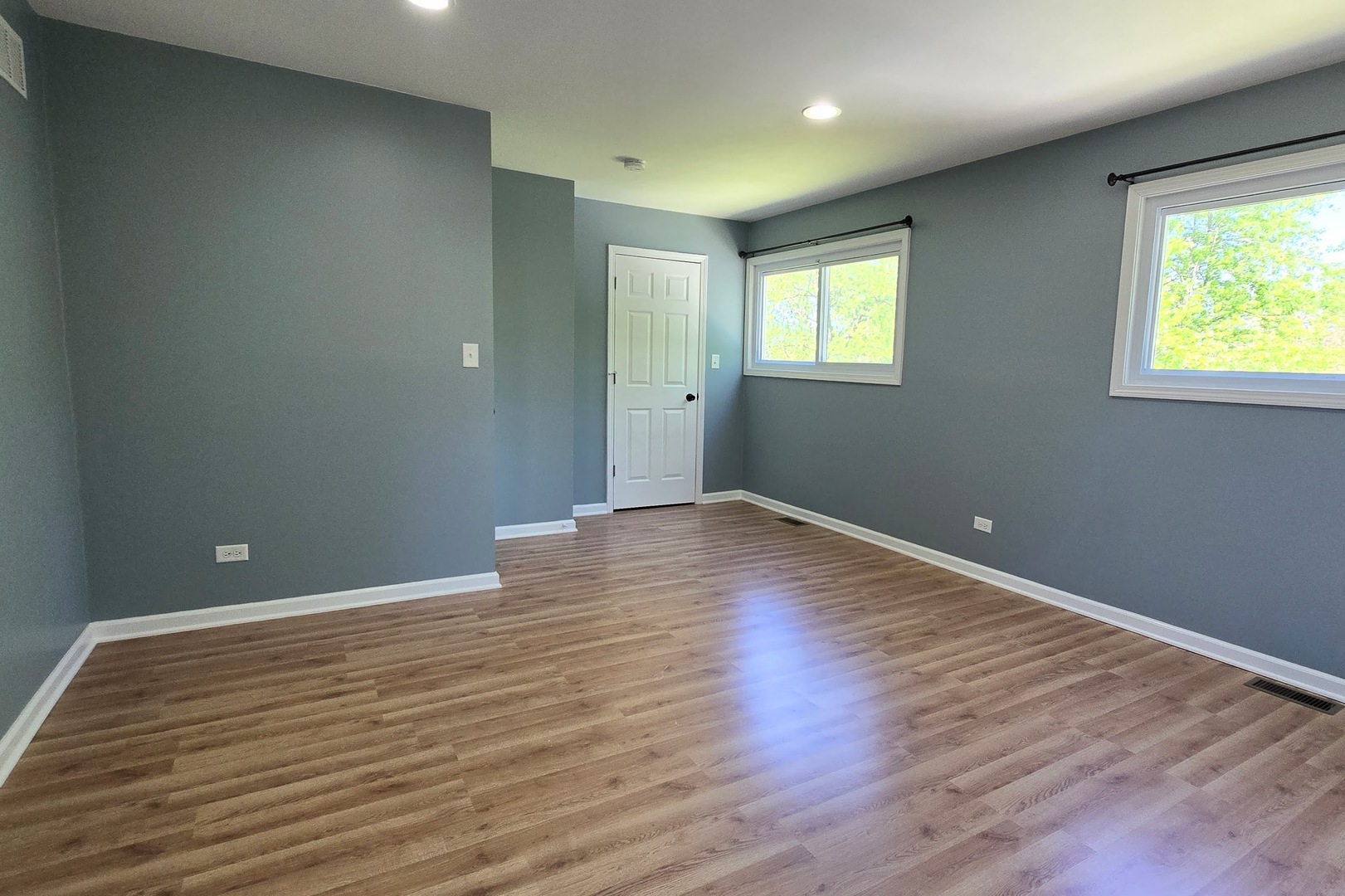 15018 West Russell Road Zion, IL 60099 - Photo 17 of 30