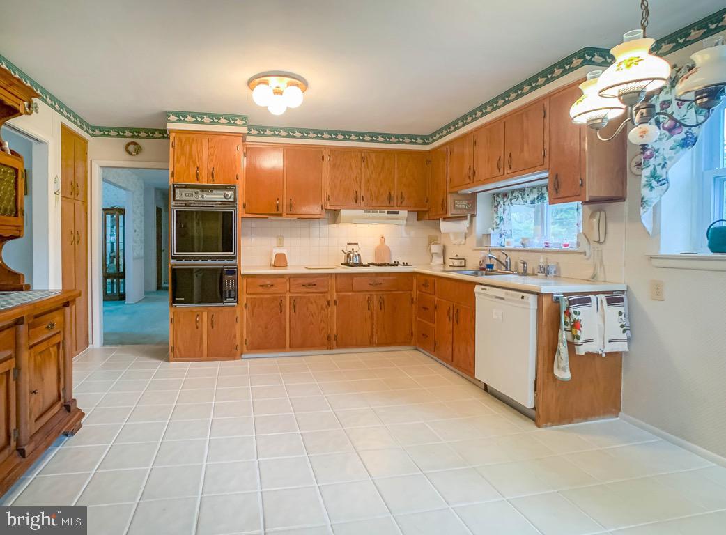 3897 Martin Road Huntingdon Valley, PA 19006 - Photo 12 of 31 Gallery Image 12