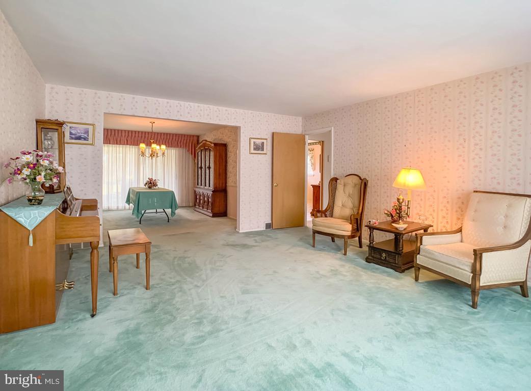 3897 Martin Road Huntingdon Valley, PA 19006 - Photo 6 of 31 Gallery Image 6