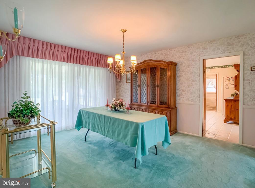 3897 Martin Road Huntingdon Valley, PA 19006 - Photo 7 of 31 Dining Room