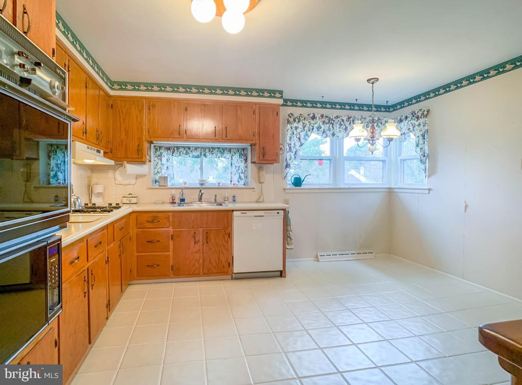 3897 Martin Road Huntingdon Valley, PA 19006 - Photo 10 of 31 Gallery Image 10