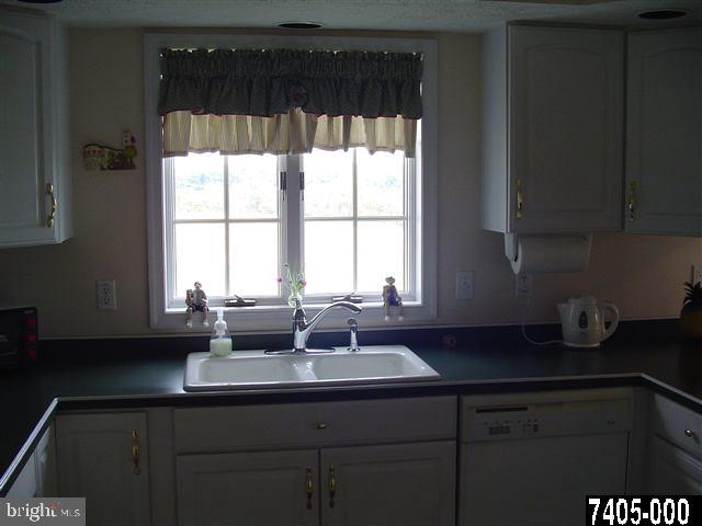 17265 Lutz Road Stewartstown, PA 17363 - Photo 17 of 24 Gallery Image 17