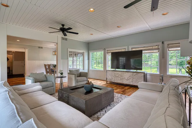 $969,000 | 1031 Cedar Hill Drive, Evansville, IN 47710