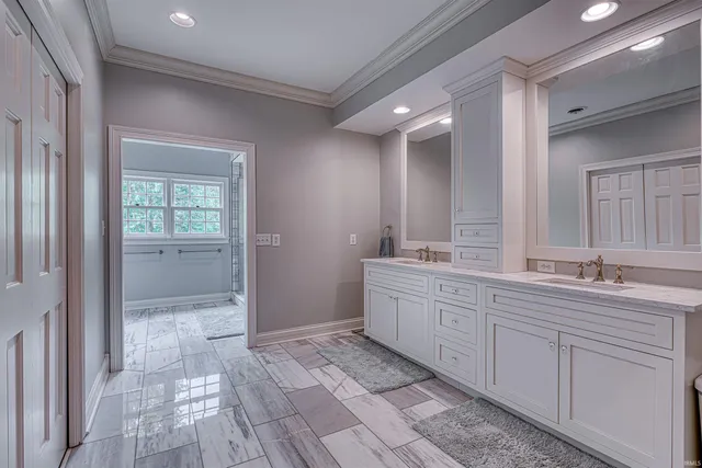 $969,000 | 1031 Cedar Hill Drive, Evansville, IN 47710