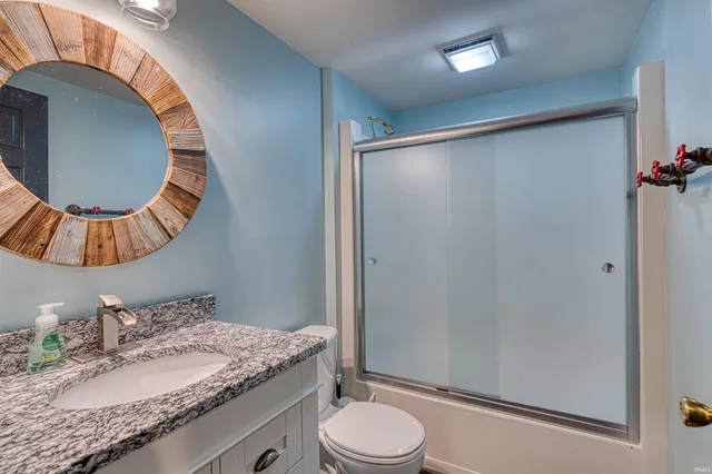 $969,000 | 1031 Cedar Hill Drive, Evansville, IN 47710