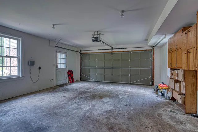 $969,000 | 1031 Cedar Hill Drive, Evansville, IN 47710