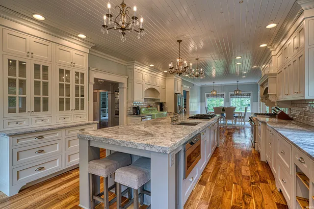 $969,000 | 1031 Cedar Hill Drive, Evansville, IN 47710