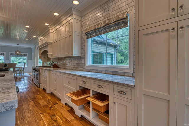 $969,000 | 1031 Cedar Hill Drive, Evansville, IN 47710