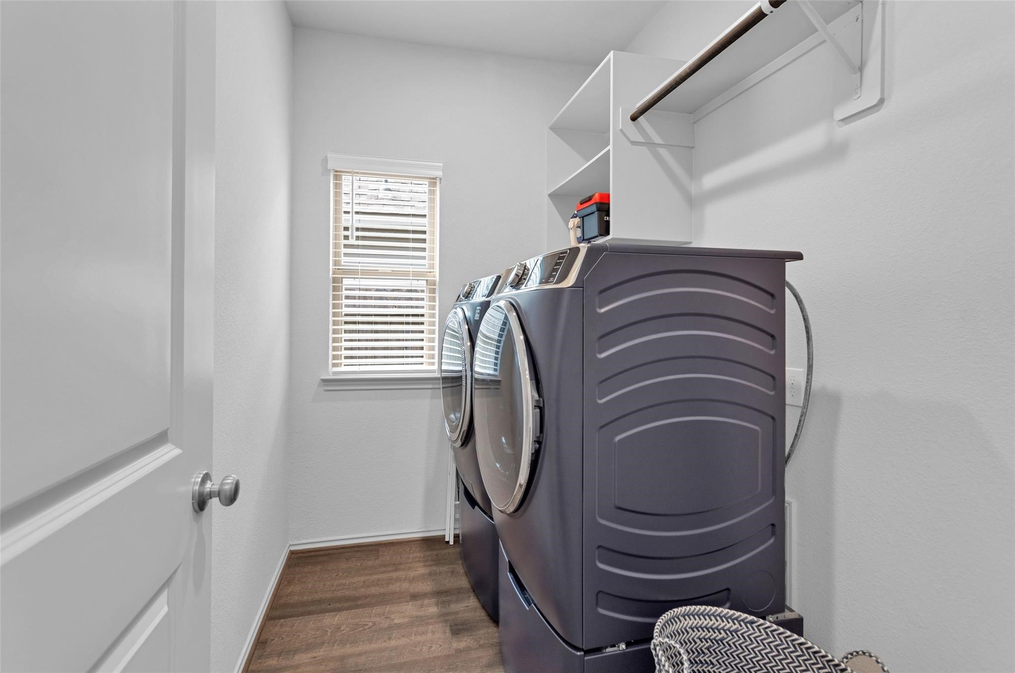 549 Cedar Harbor Court Conroe, TX 77304 - Photo 21 of 25 Laundry Room with a window