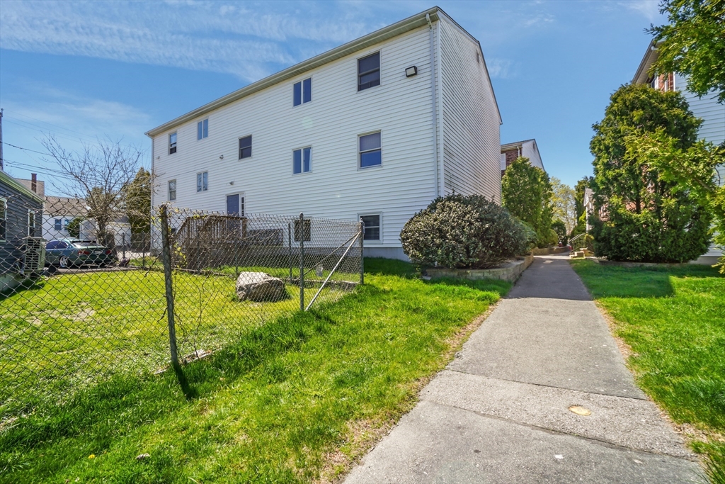 50 Clark Street, Unit 11 Fall River, MA 02720 - Photo 5 of 37
