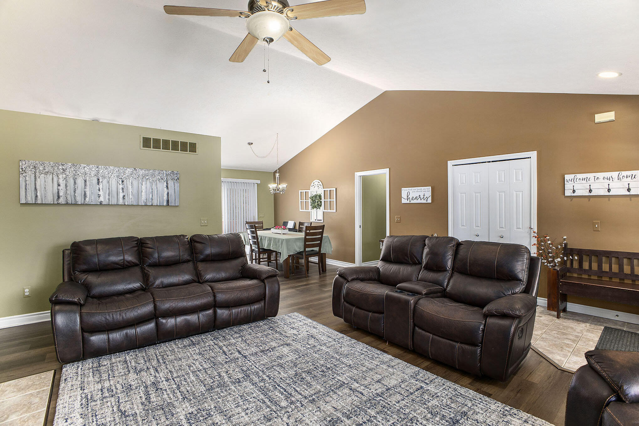 9843 Iosco Ridge Drive Gregory, MI 48137 - Photo 4 of 25 Living room