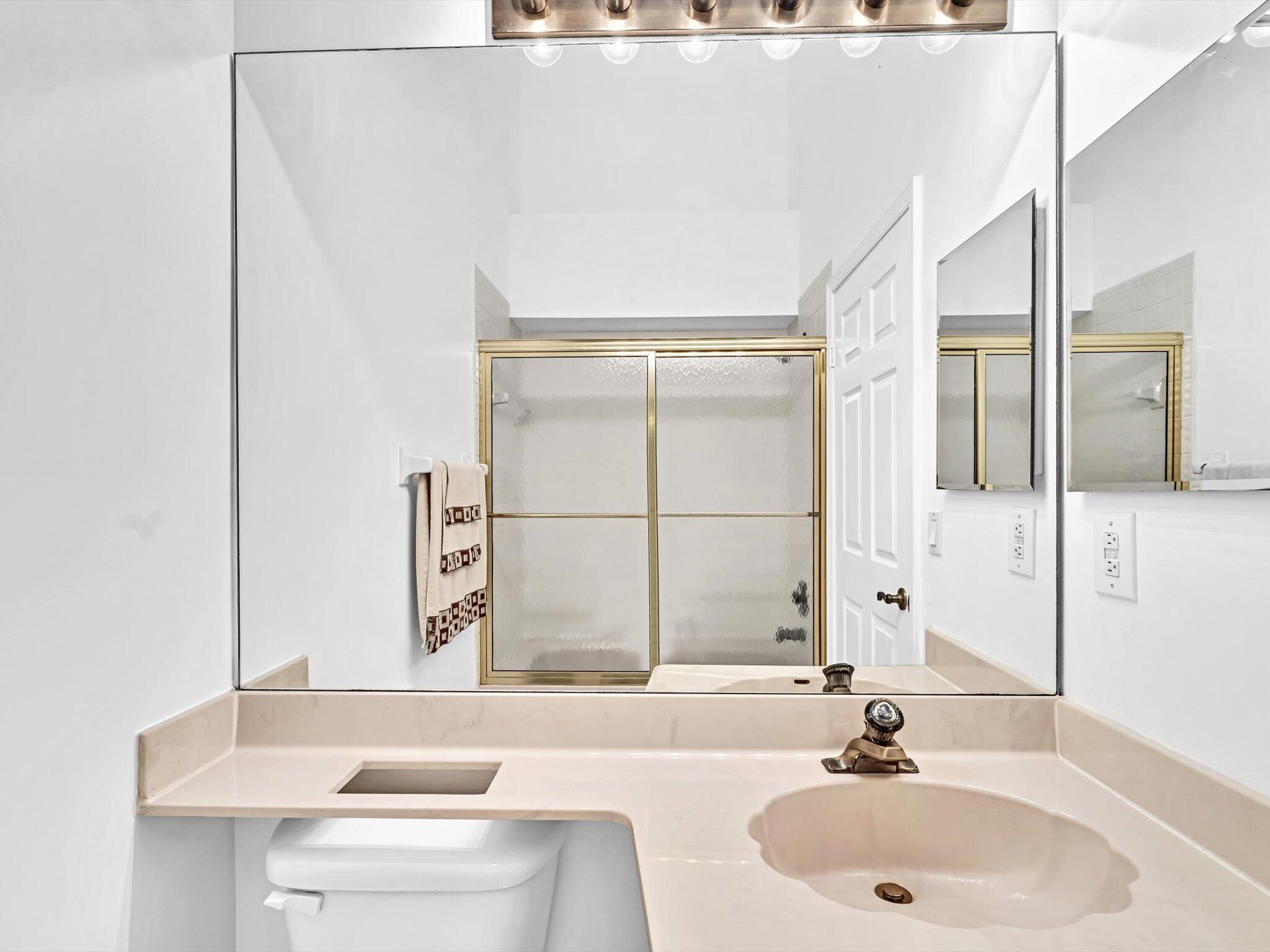 8049 Aberdeen Drive, Unit 201 Boynton Beach, FL 33472 - Photo 19 of 36 17-DSC3571