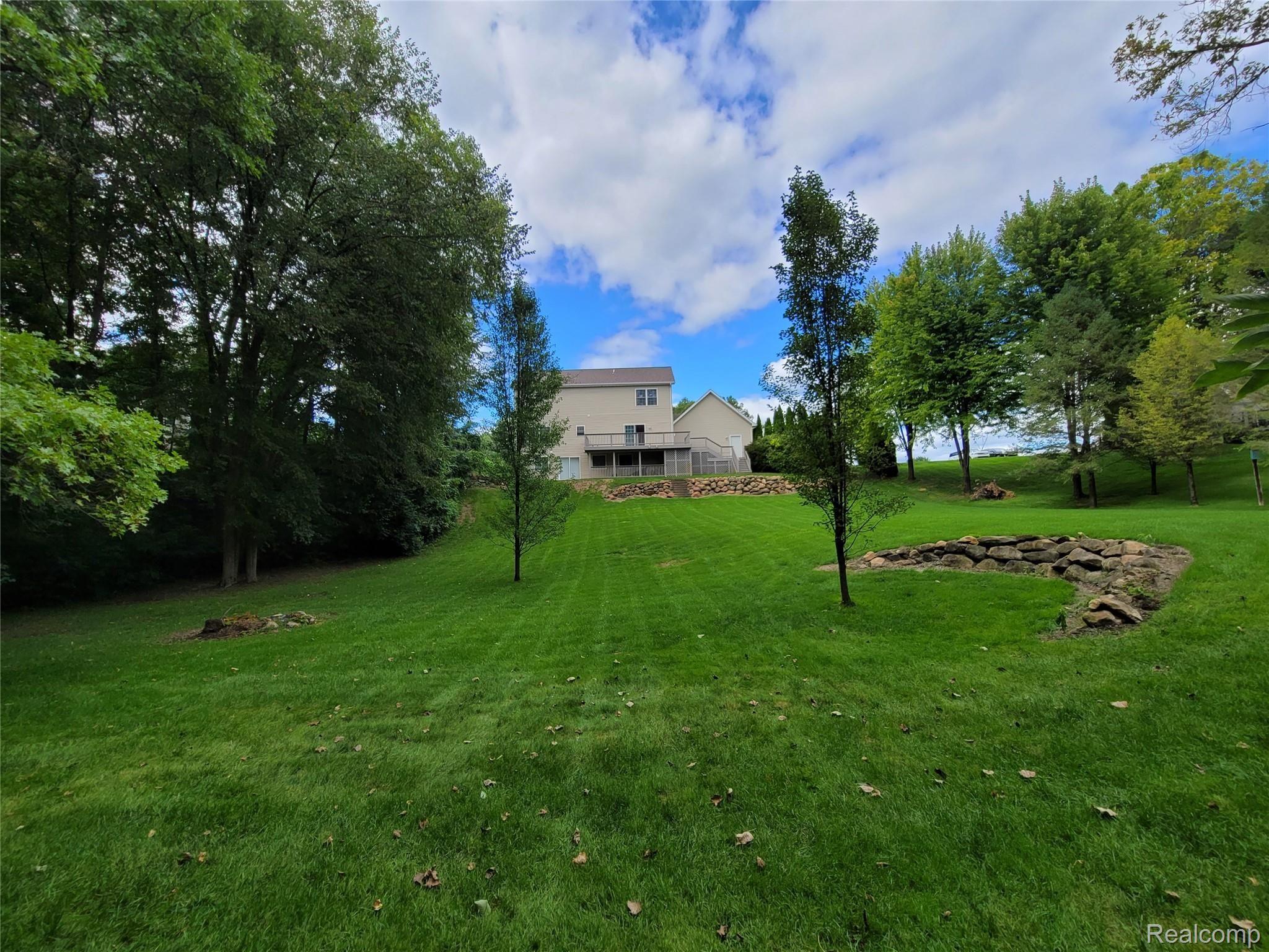 4372 Ridge Court Pinckney, MI 48169 - Photo 4 of 34 20200830_152712.jpg