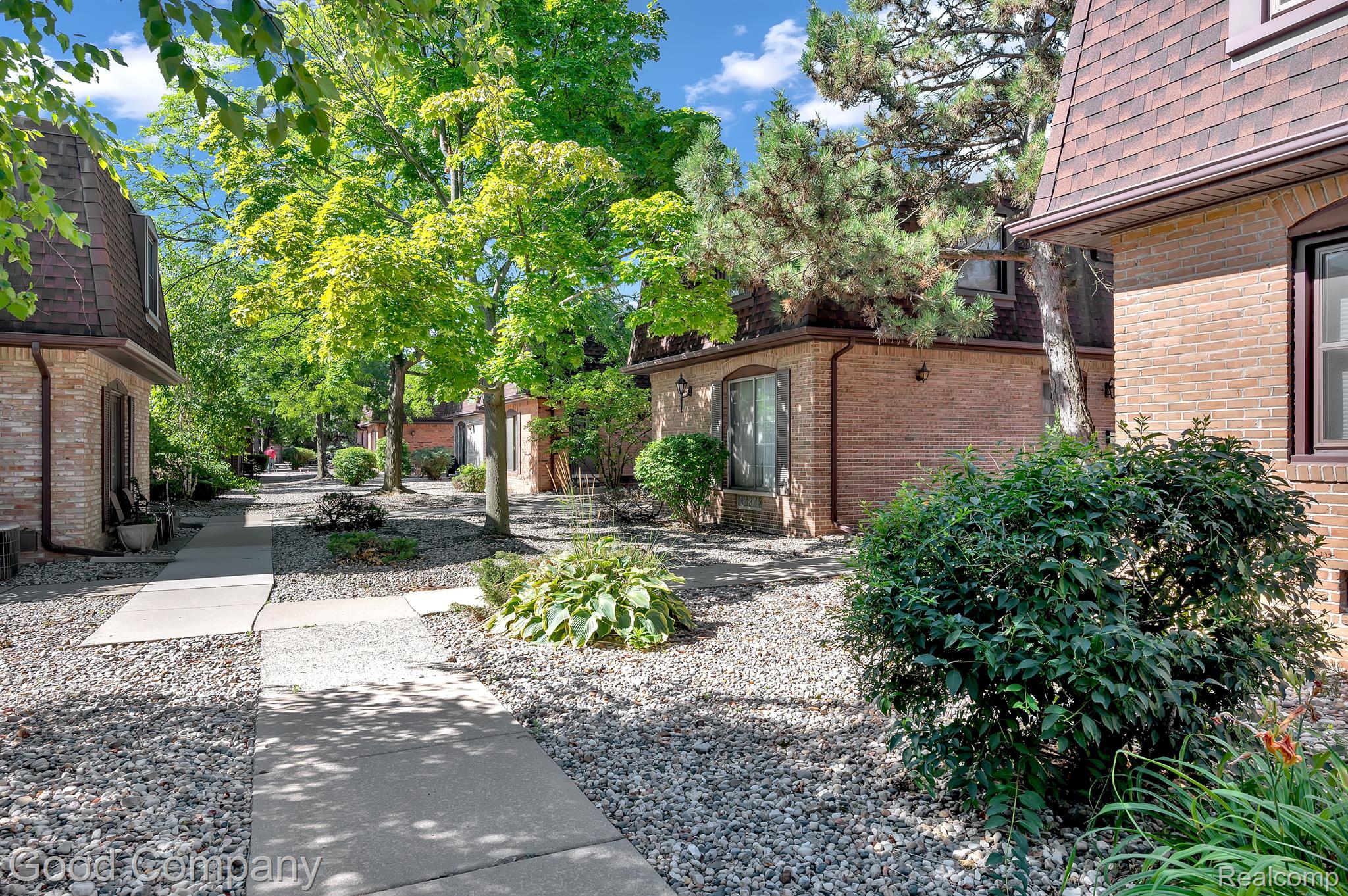 5095 Crooks Road, Unit 2 Royal Oak, MI 48073 - Photo 4 of 16 Gallery Image 4
